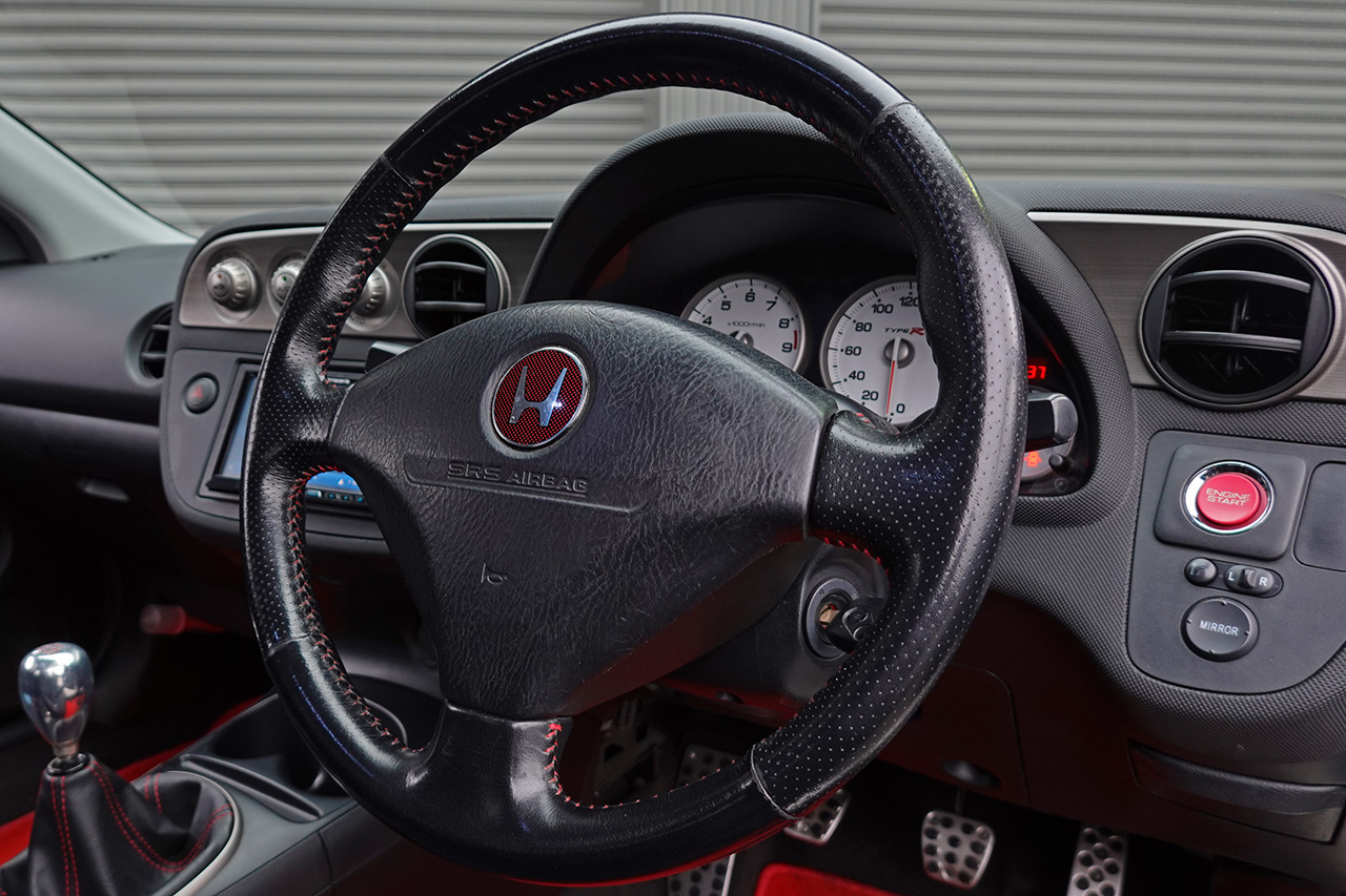 
2005 Honda Integra Type-R DC5 full									
