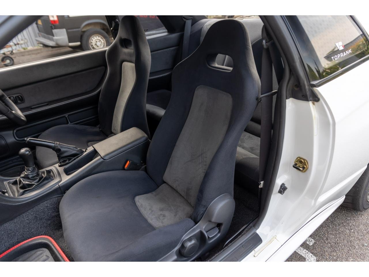 
								1994 NISSAN SKYLINE GT-R full									