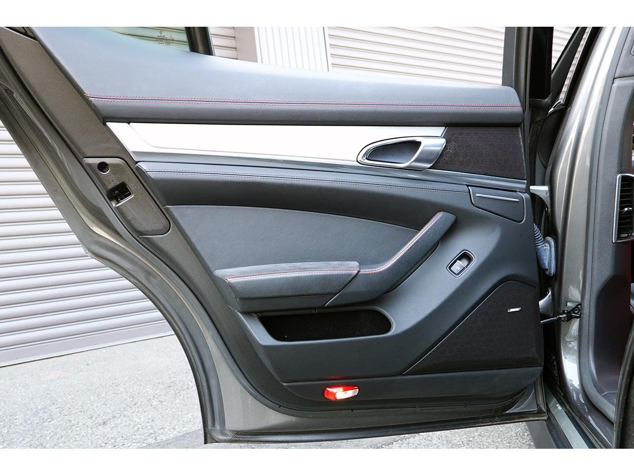 
								2013 PORSCHE PANAMERA GTS full									