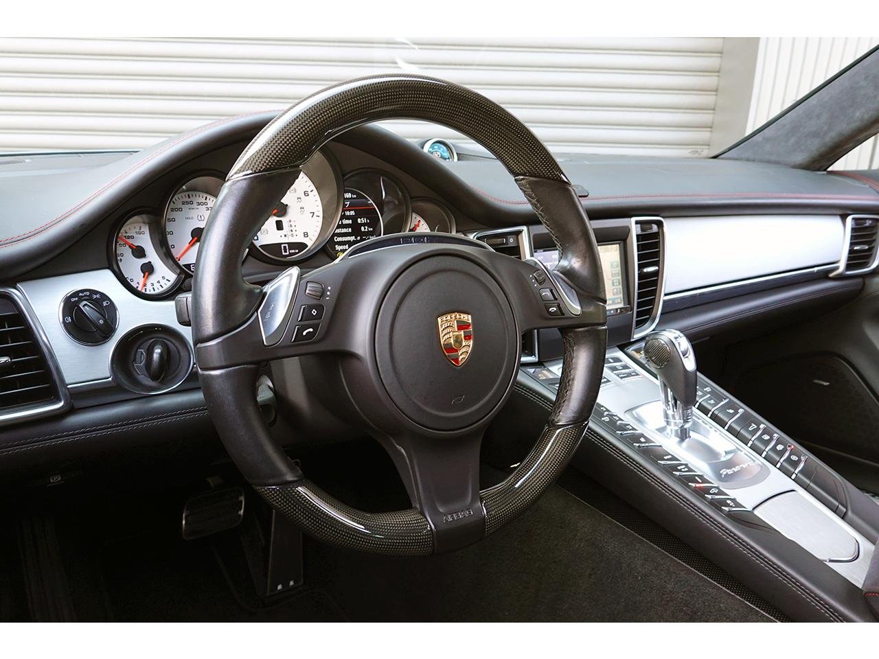 
								2013 PORSCHE PANAMERA GTS full									