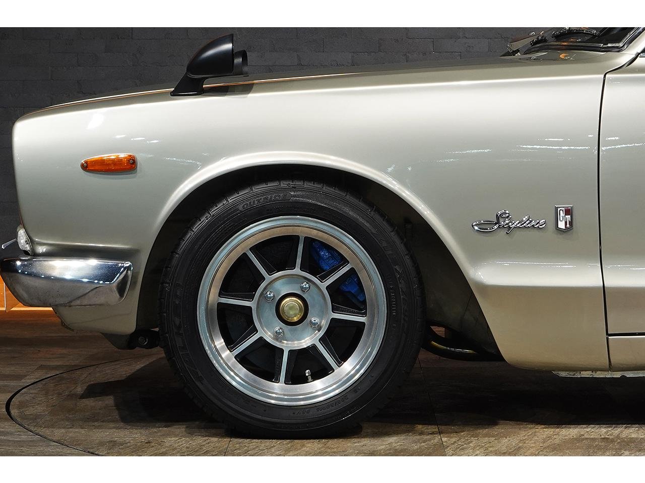 
								1971 NISSAN SKYLINE HAKOSUKA 2000 GTR full									