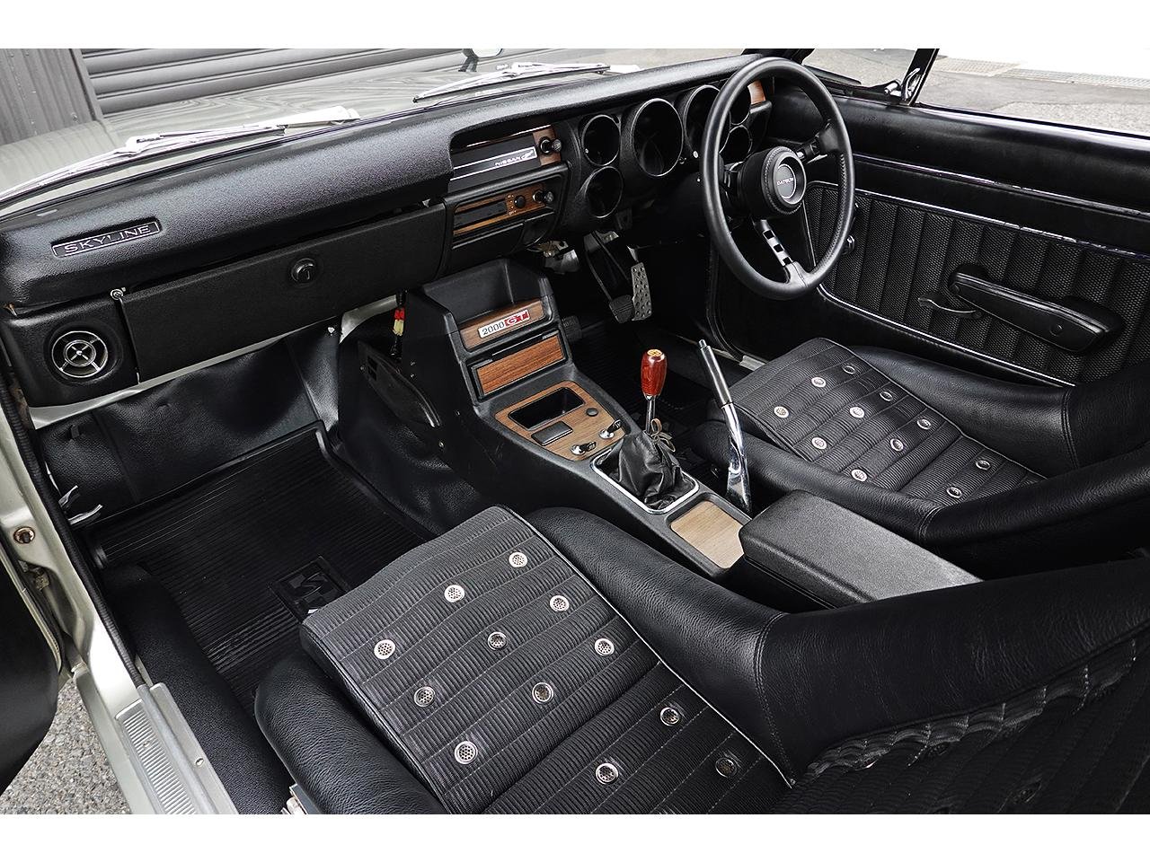 
								1971 NISSAN SKYLINE HAKOSUKA 2000 GTR full									