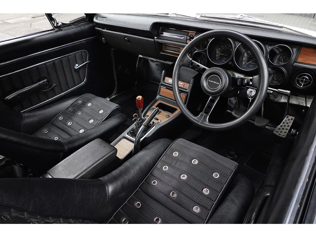 
								1971 NISSAN SKYLINE HAKOSUKA 2000 GTR full									