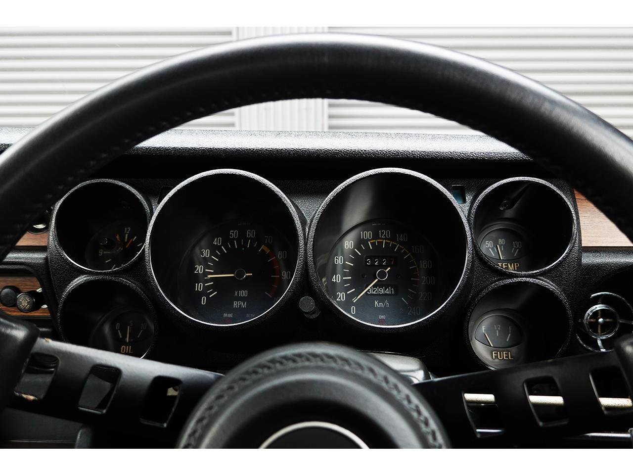 
								1971 NISSAN SKYLINE HAKOSUKA 2000 GTR full									