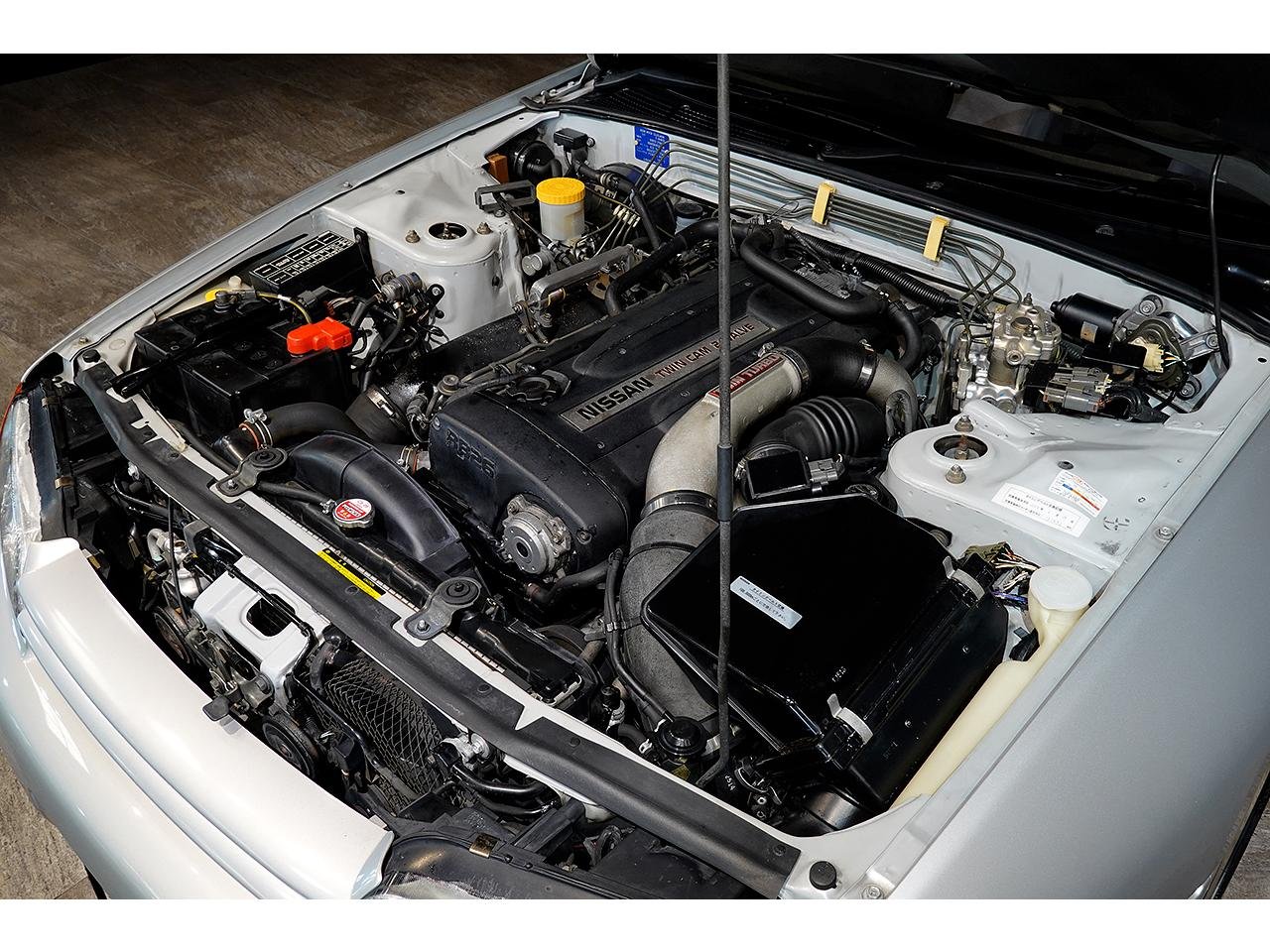 
								1992 NISSAN SKYLINE GTR full									