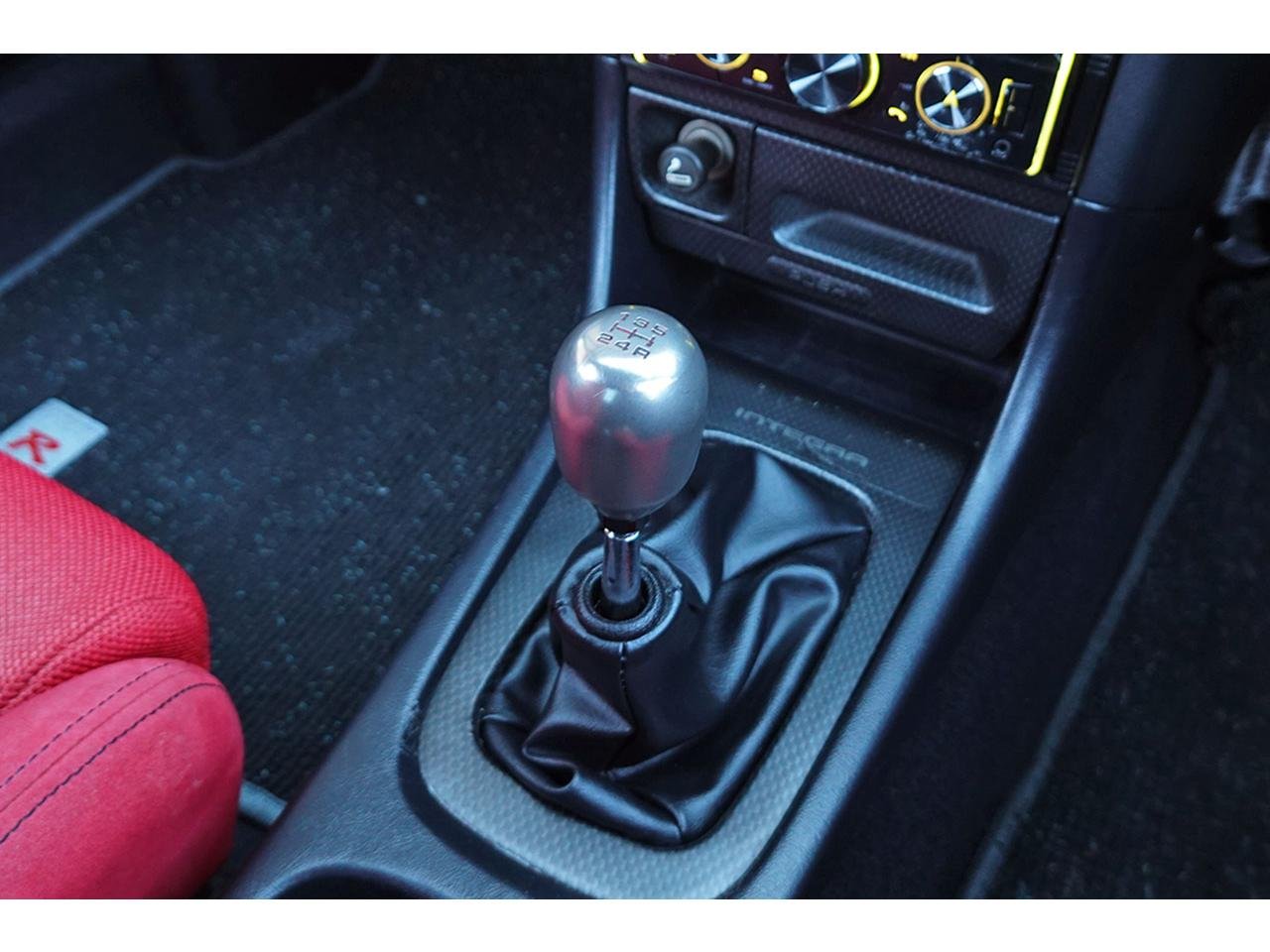 
								1996 HONDA INTEGRA Type R full									