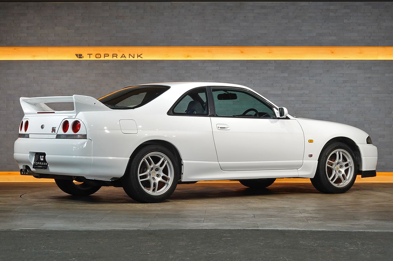 
1995 Nissan Skyline R33 GT-R Vspec full									
