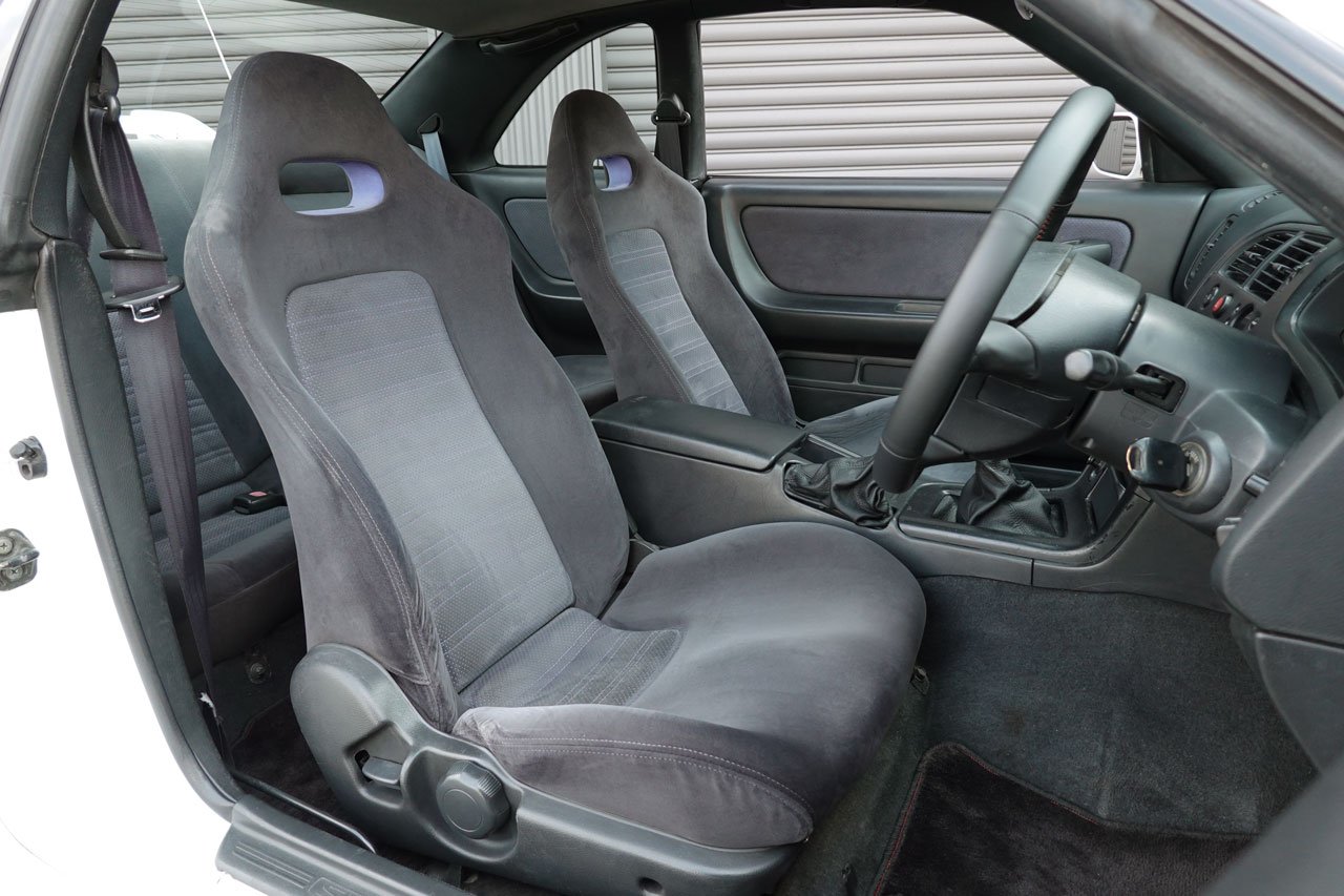 
1995 Nissan Skyline R33 GT-R Vspec full									