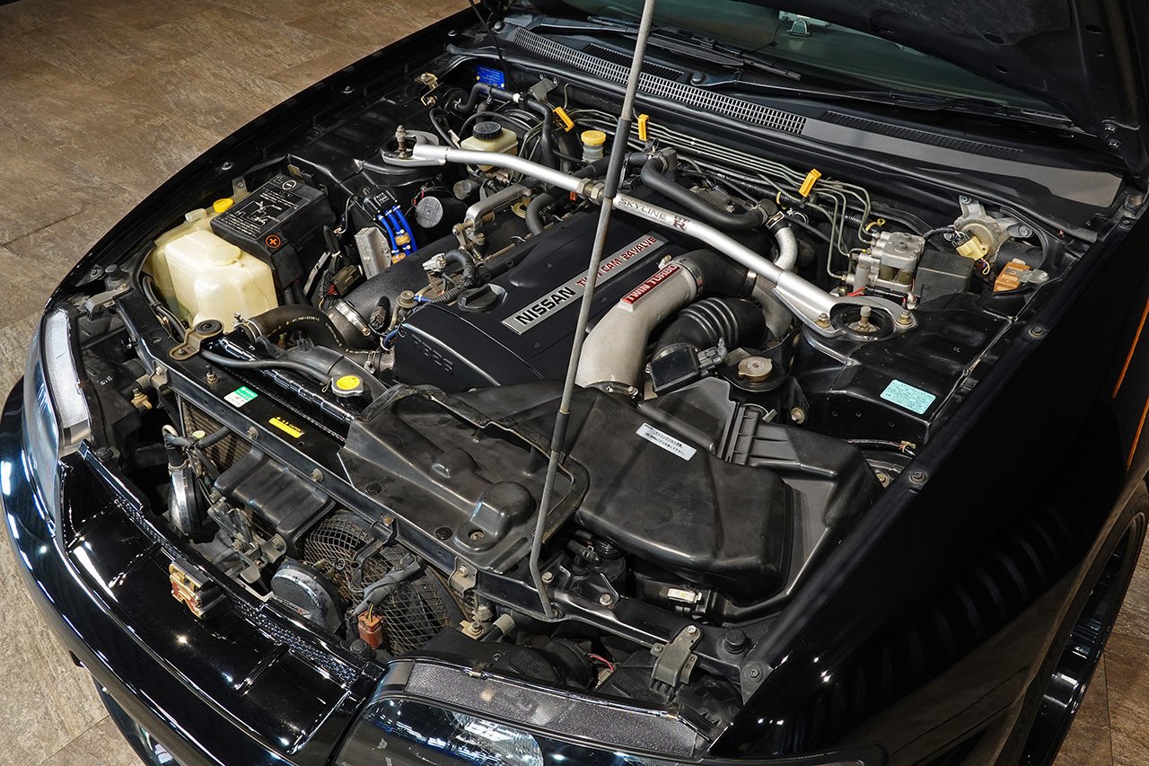 
1995 Nissan Skyline R33 GT-R full									