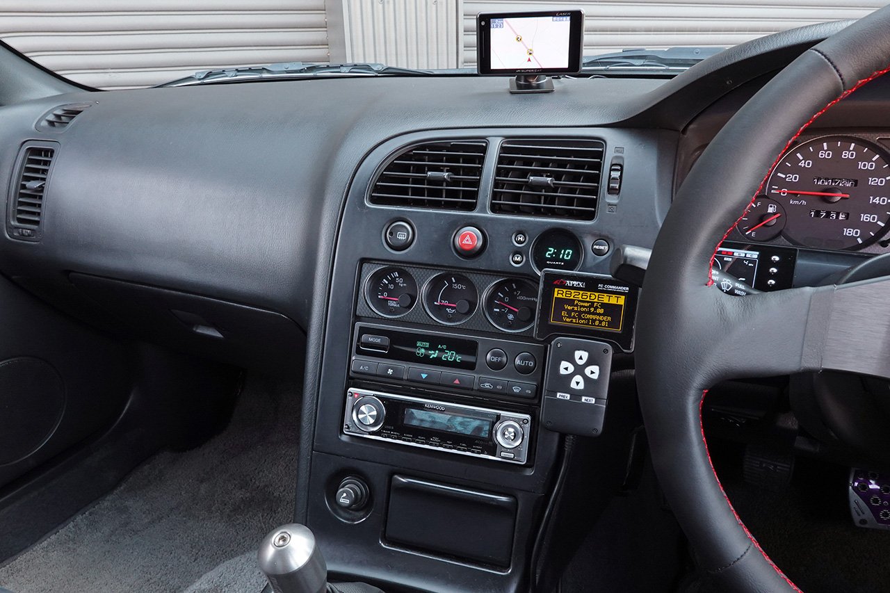 
1995 Nissan Skyline R33 GT-R full									