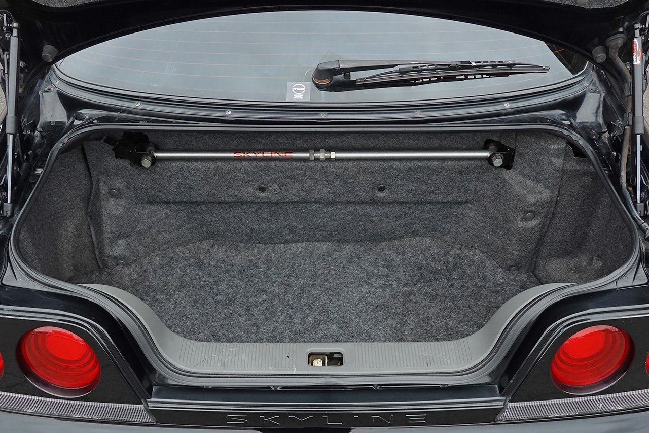 
1995 Nissan Skyline R33 GT-R full									