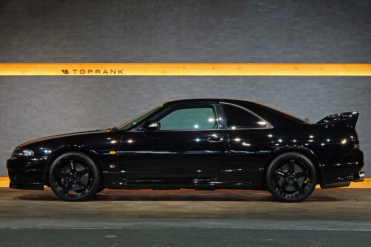 
1995 Nissan Skyline R33 GT-R full									