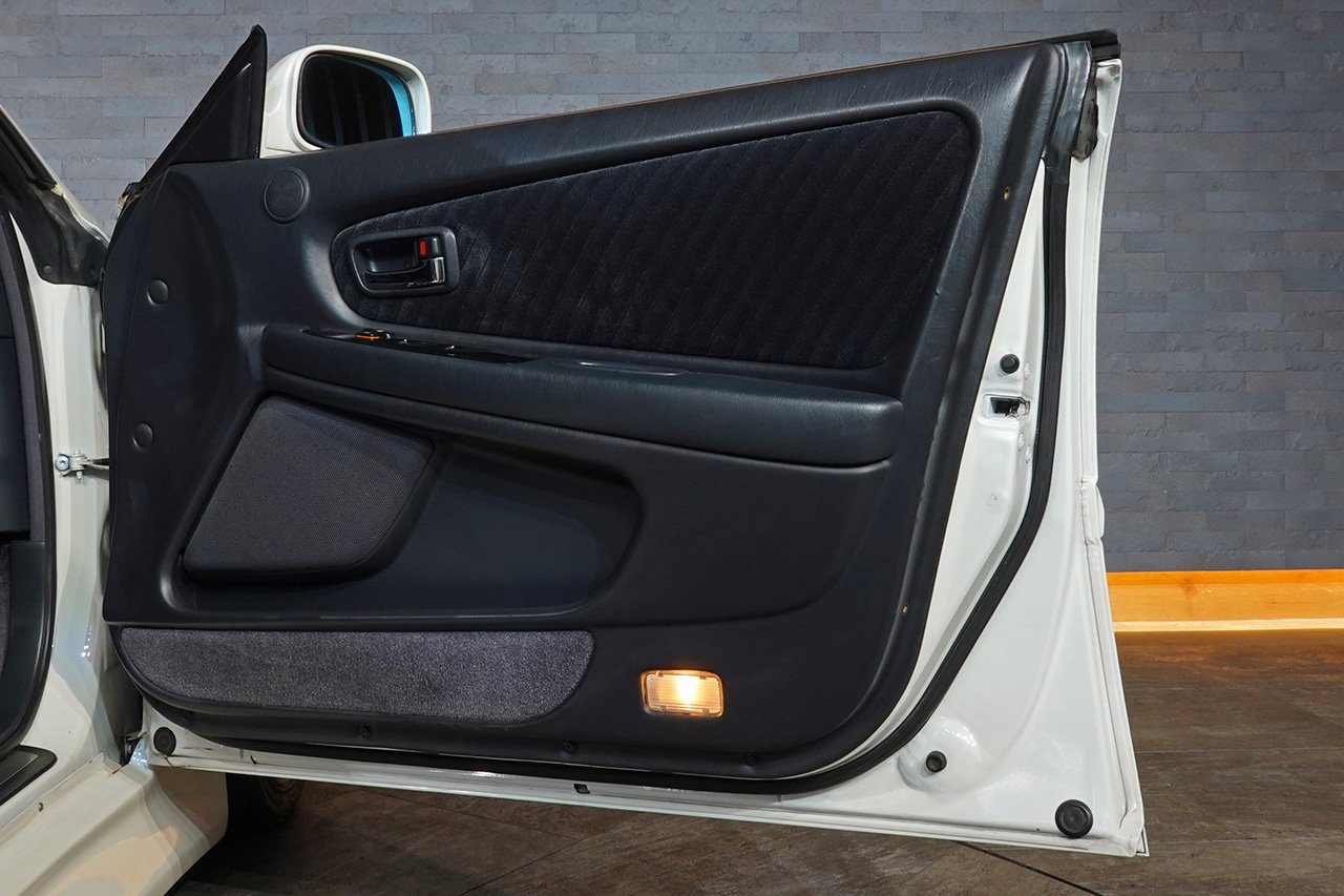 
1998 Toyota Chaser Tourer V JZX100 full									