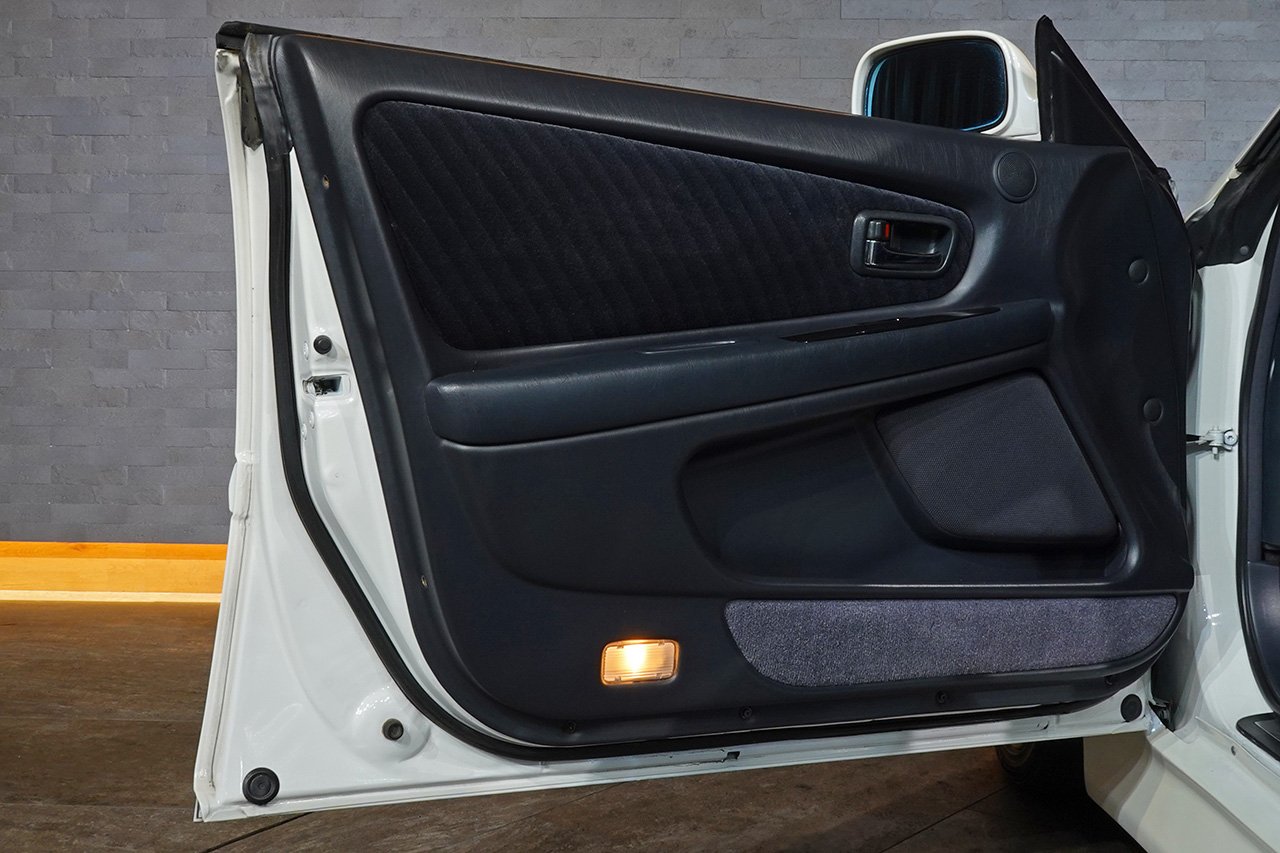 
1998 Toyota Chaser Tourer V JZX100 full									