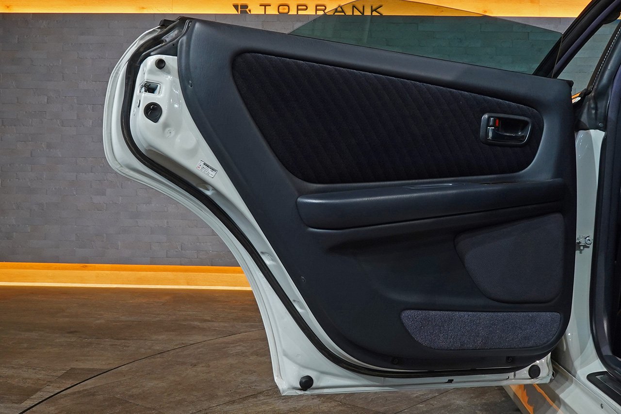 
1998 Toyota Chaser Tourer V JZX100 full									