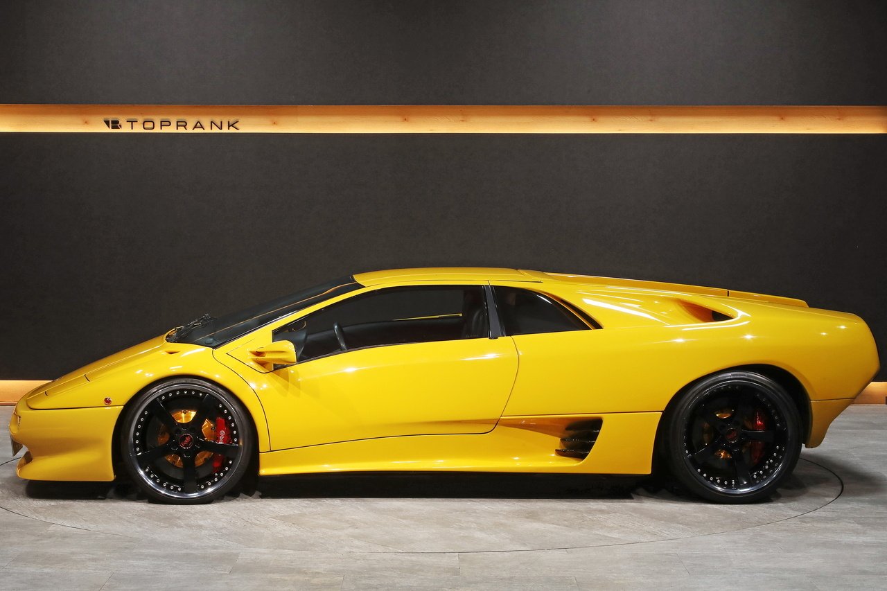 
1995 Lamborghini Diablo VT – 5.7L V12 – 5-Speed Gated Manual – AWD – Superfly Yellow – 50,000 km – Japan full									