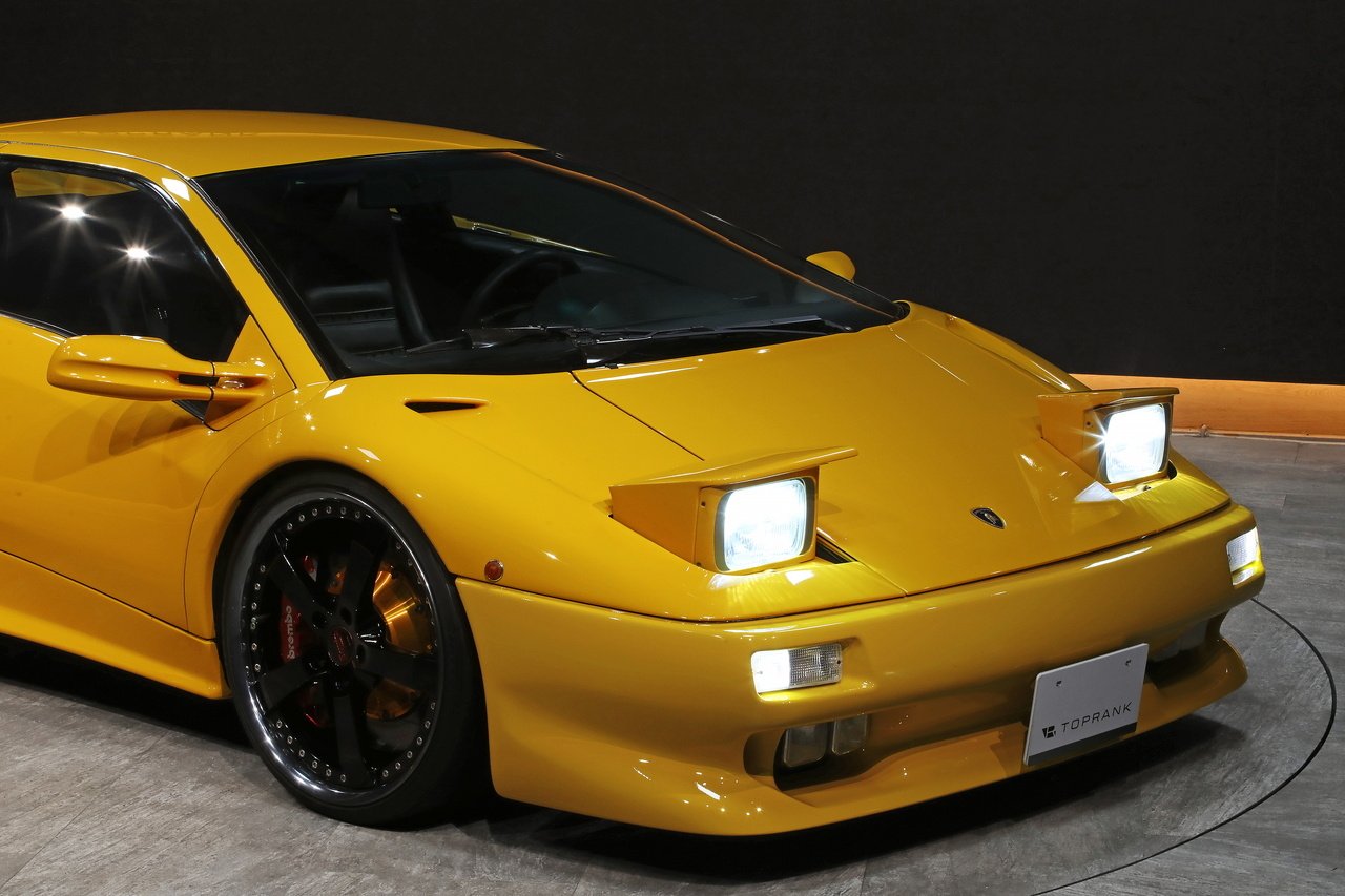 
1995 Lamborghini Diablo VT – 5.7L V12 – 5-Speed Gated Manual – AWD – Superfly Yellow – 50,000 km – Japan full									