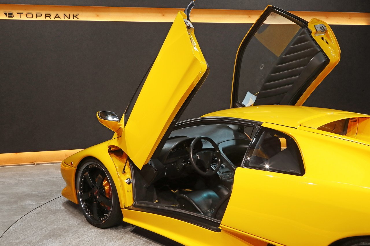 
1995 Lamborghini Diablo VT – 5.7L V12 – 5-Speed Gated Manual – AWD – Superfly Yellow – 50,000 km – Japan full									