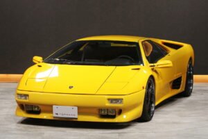 1995 Lamborghini Diablo VT – 5.7L V12 – 5-Speed Gated Manual – AWD – Superfly Yellow – 50,000 km – Japan