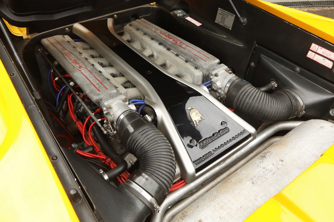 
1995 Lamborghini Diablo VT – 5.7L V12 – 5-Speed Gated Manual – AWD – Superfly Yellow – 50,000 km – Japan full									