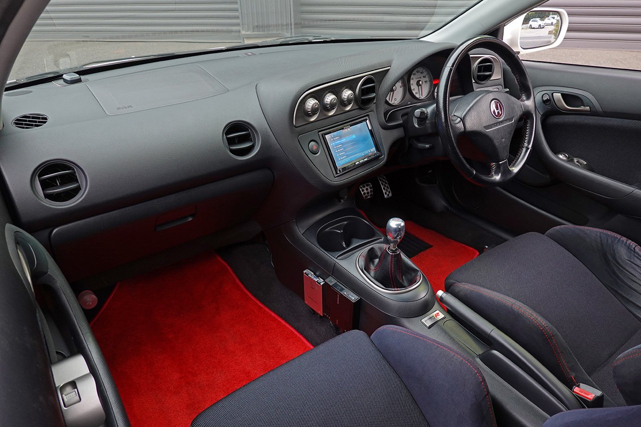 
2005 Honda Integra Type-R DC5 full									