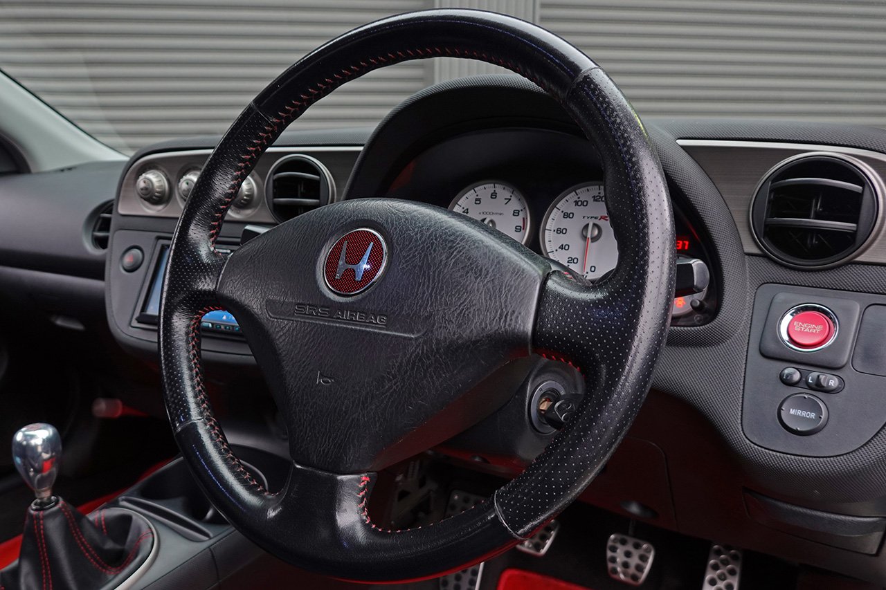 
2005 Honda Integra Type-R DC5 full									