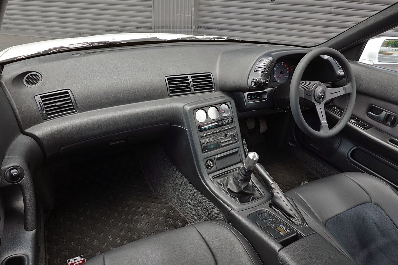 
1994 NISSAN SKYLINE GT-R R32 full									