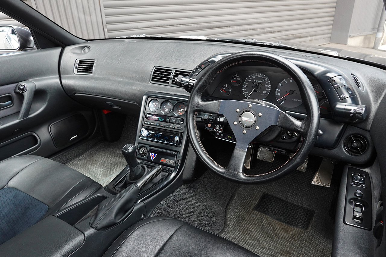 
1990 Nissan Skyline GT-R R32 full									