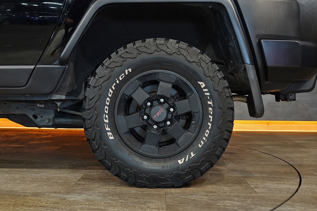 
2010 Toyota FJ Cruiser – 1GR-FE 4.0L V6 – 5-Speed Automatic – 4WD – Black / White Roof – 123,274 km – Arriving Colmar full									