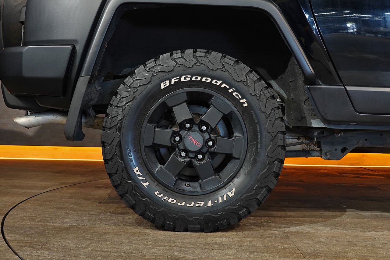 
2010 Toyota FJ Cruiser – 1GR-FE 4.0L V6 – 5-Speed Automatic – 4WD – Black / White Roof – 123,274 km – Arriving Colmar full									